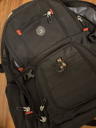 Rucksack schwarz mit USB Ladefunktion guter Zustand