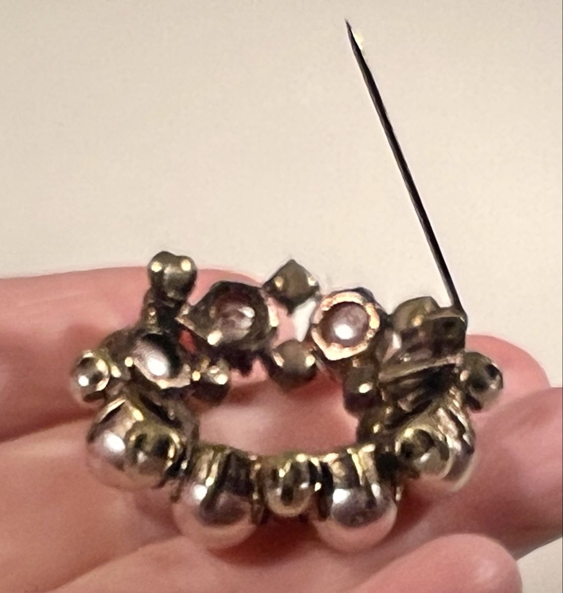 Spille & Fermagli: Broche vintage avec perles rose et crème – Usato da Genève venduto da DELIRBEADS 3