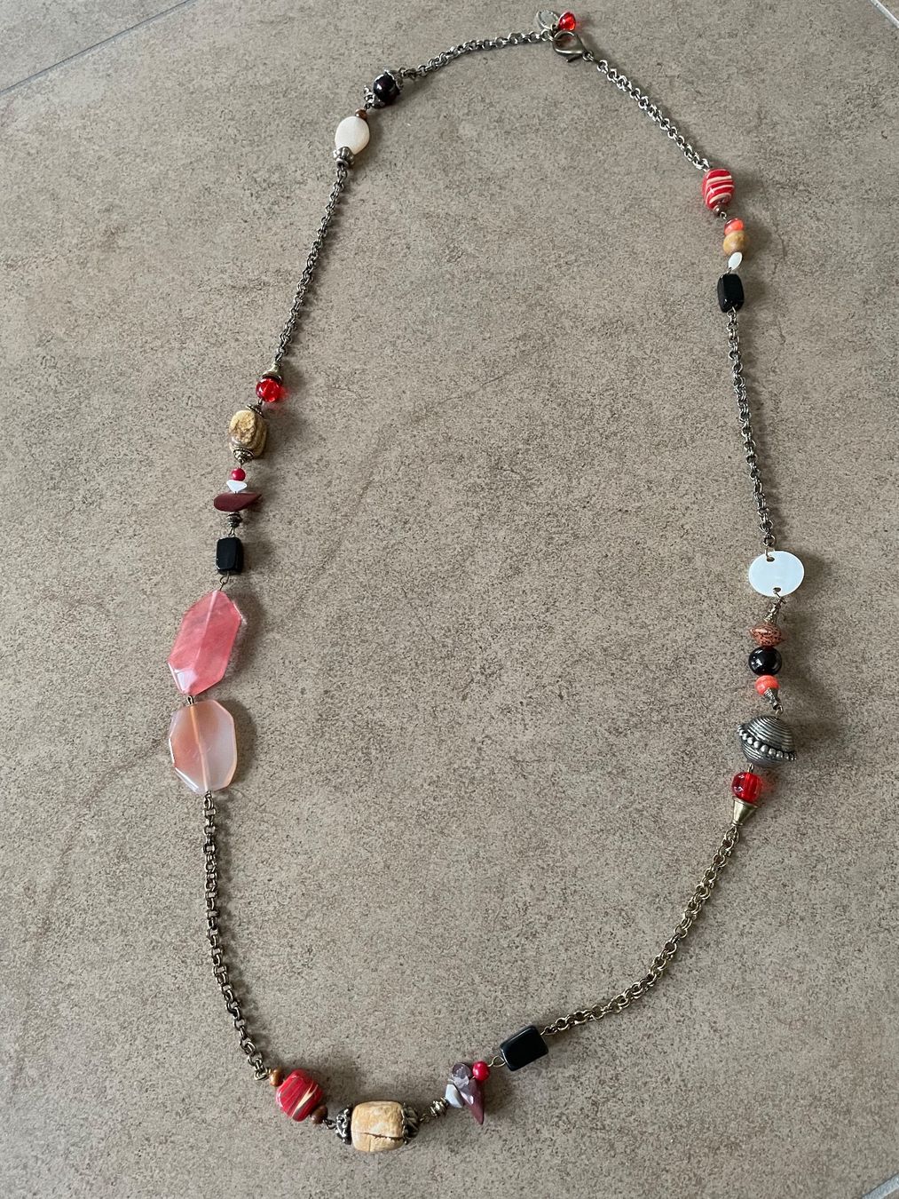 Catenine: Lange Kette Modeschmuck mit tollen Steinen – Usato da Bronschhofen venduto da Sommernacht03 3