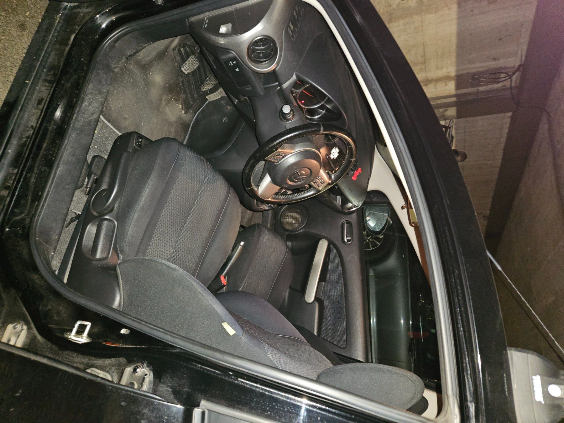 Mazda Autos: Mazda 2 1.5 Essence – À réparer / Export – D'occasion à La Tour-de-Peilz par rey_9sfz 5