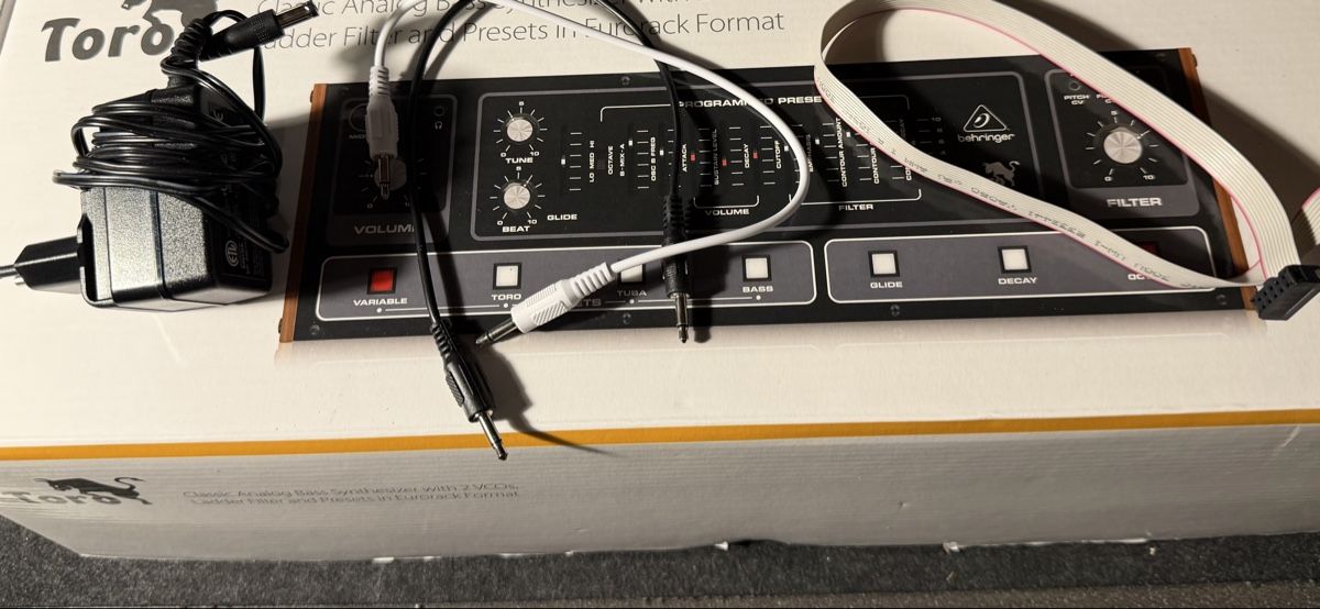 Behringer Strumenti musicali: Synthétiseur analogique Behringer Toro – Usato da fey venduto da Caductilometre 1