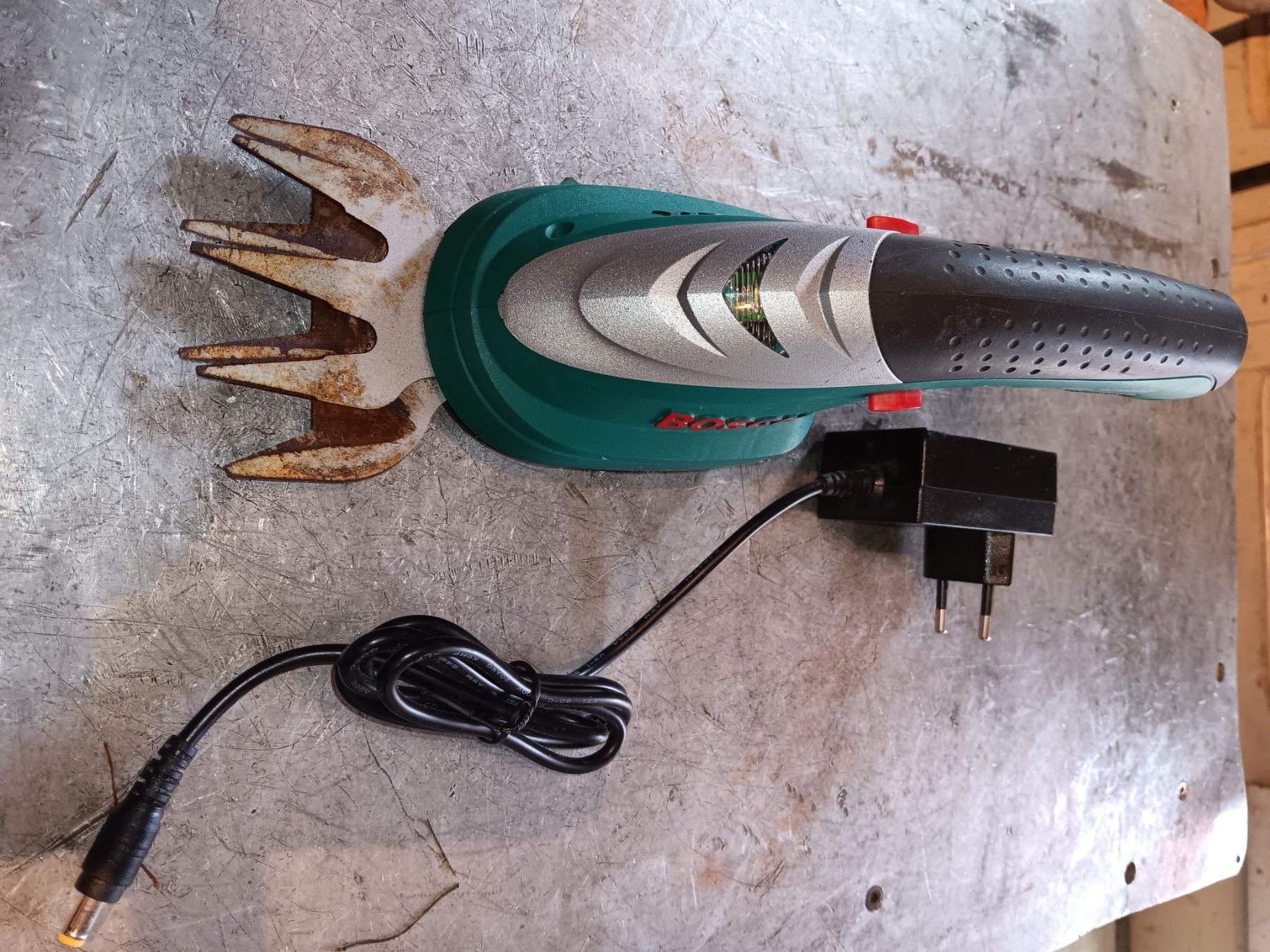Bosch Tagliaerba: Bosch Akku-Grasschere Isio – Usato da Dietikon venduto da Sauber64 1