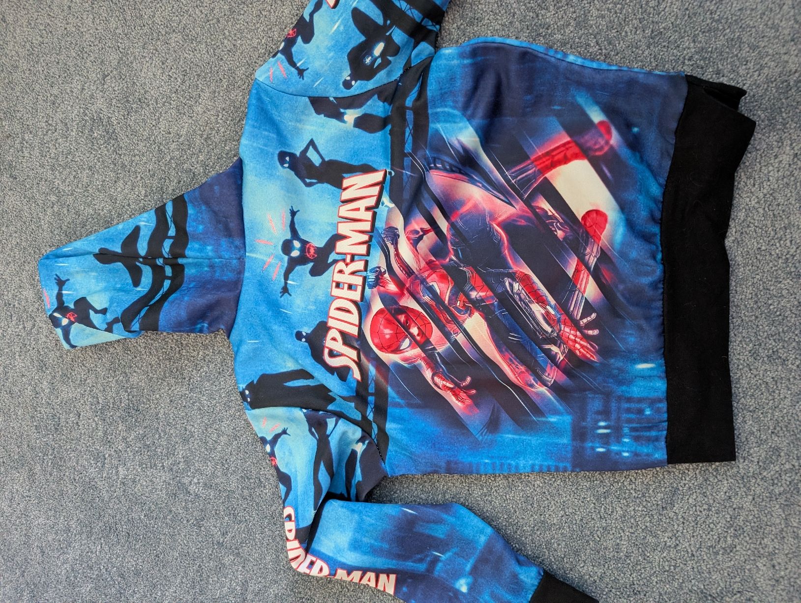Maglioni & Felpe: Shirt lang Spiderman, Gr. 122 – Usato da Winterthur venduto da voan 1