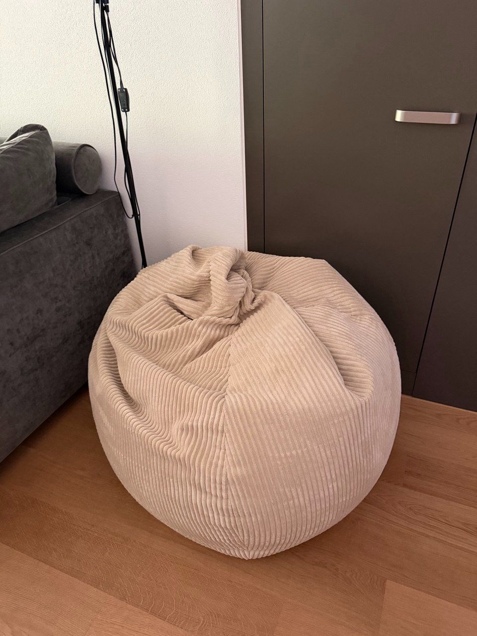Poltrone: Comfy Cream Corduroy Beanbag – Usato da Zürich venduto da fed_l87t