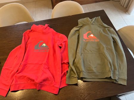 Lot de 2 pulls à capuche Quiksilver, taille XS, comme neuf