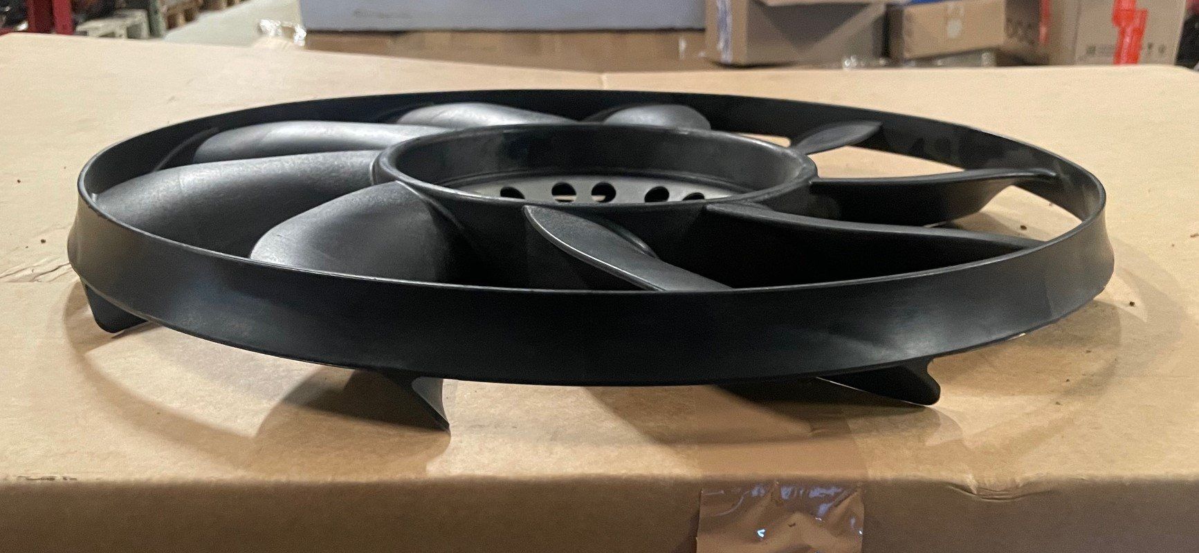 BMW Tutti pezzi di ricambio auto: BMW X5 et série 7 Ventilateur – Nuovo (secondo la descrizione) da Satigny venduto da rfo59 2