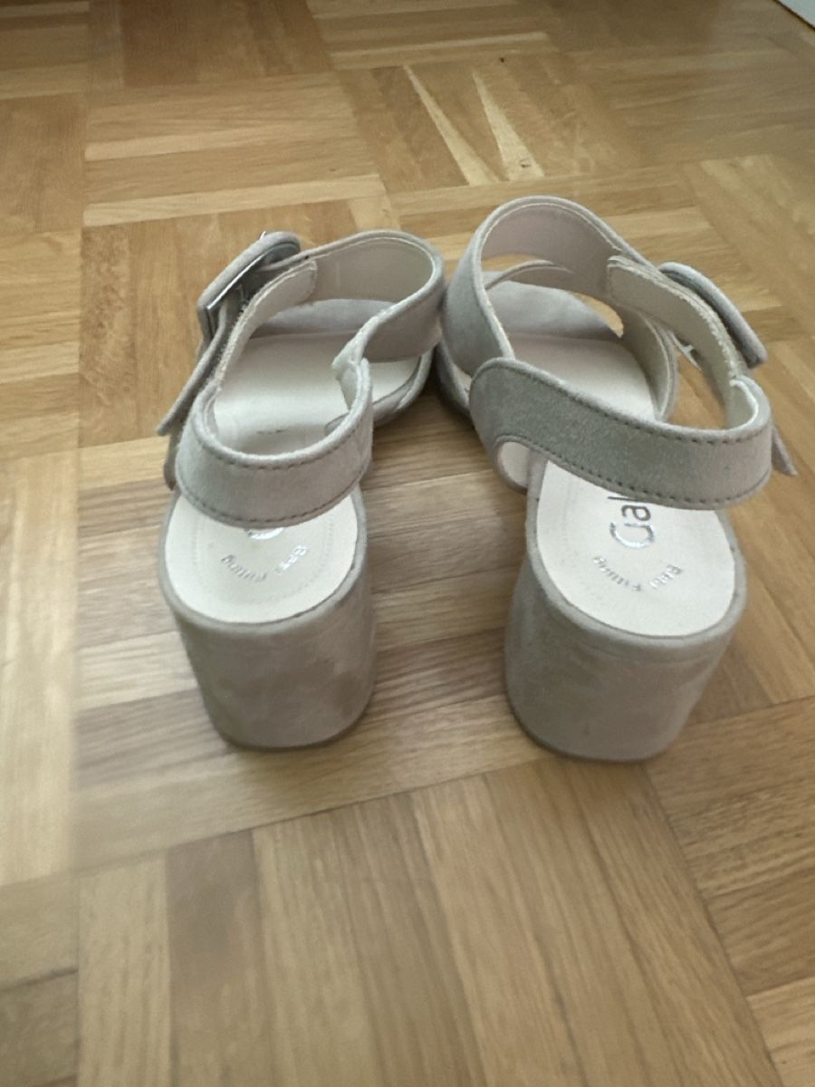 Damenschuhe: Gabor 37.5 Riemensandale beige – Gebraucht aus Riedikon von Torino99 2