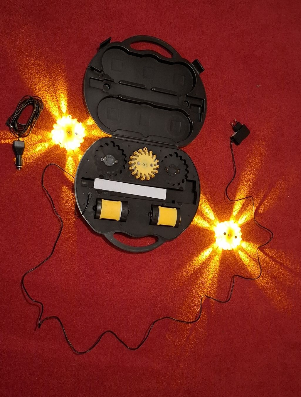 Lampade: Tomworker LED Warnleuchten Set mit Koffer, Out & Indoor! – Usato da Hüttikon venduto da eca_5zw9 4