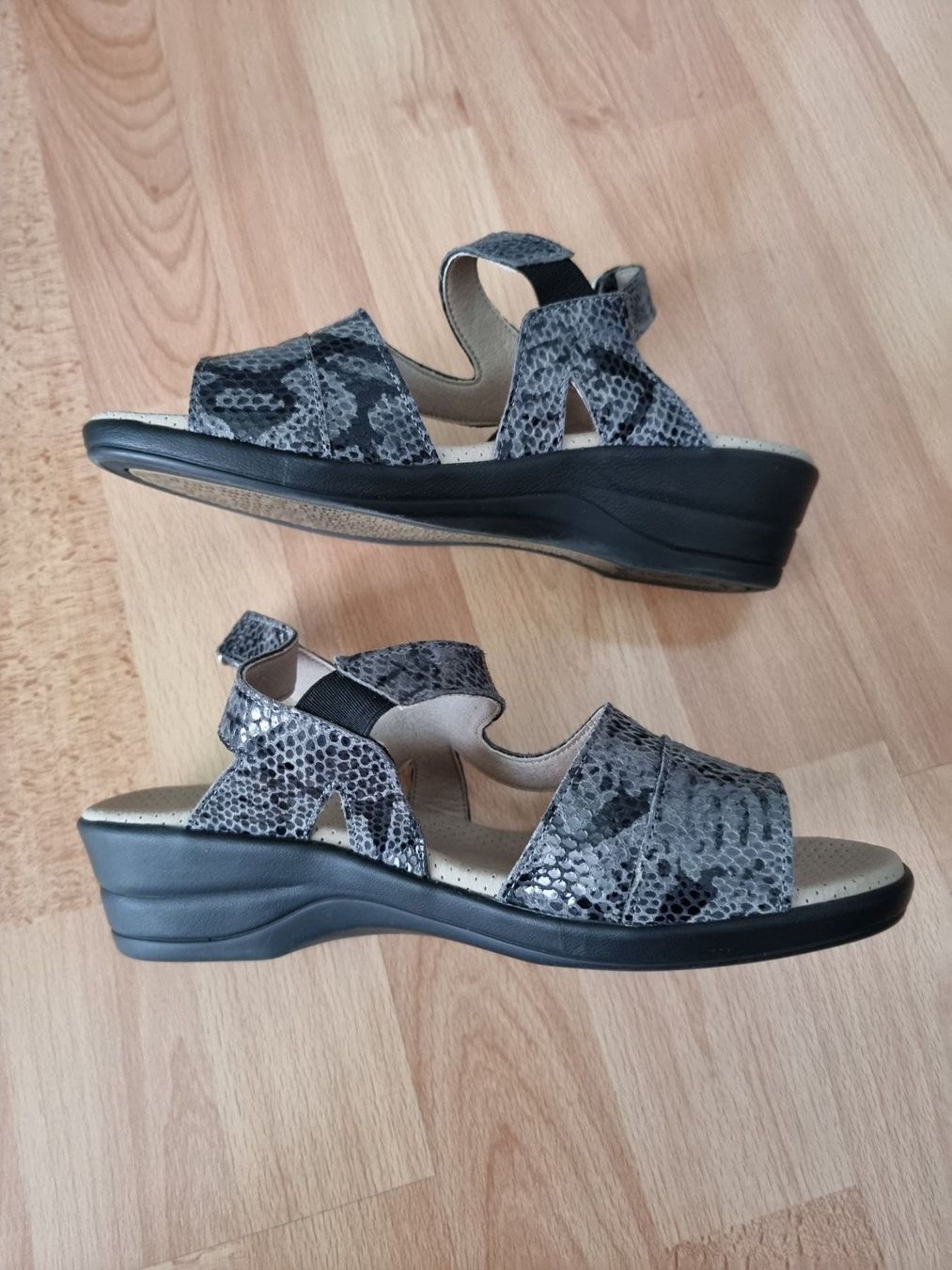 Scarpe da donna: Sandalen Damen – Usato da Schaffhausen venduto da Nadia1111 1