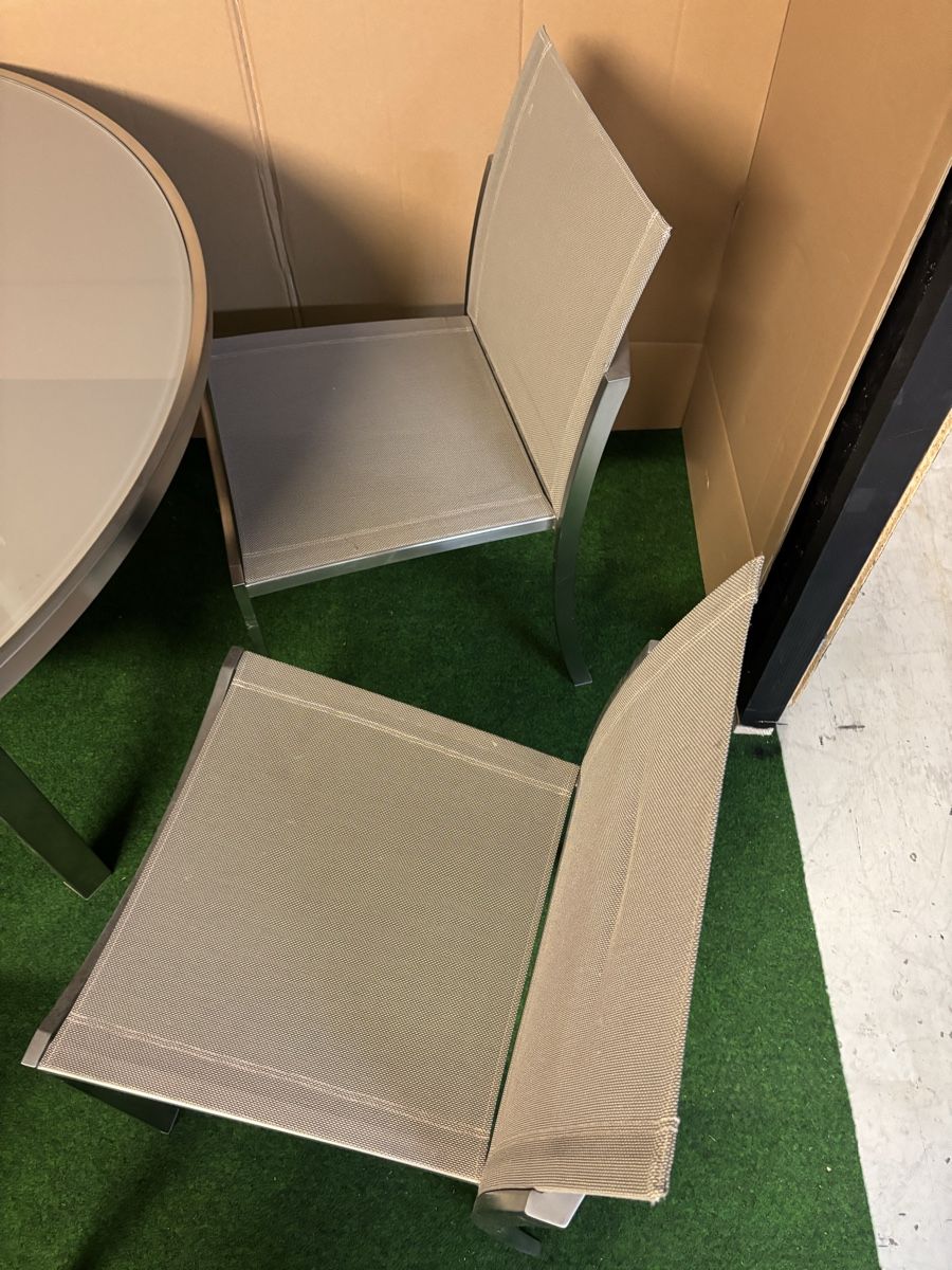 Tischset: Balkonset Tisch und Stuhl – Gebraucht aus Zug von Deks 4