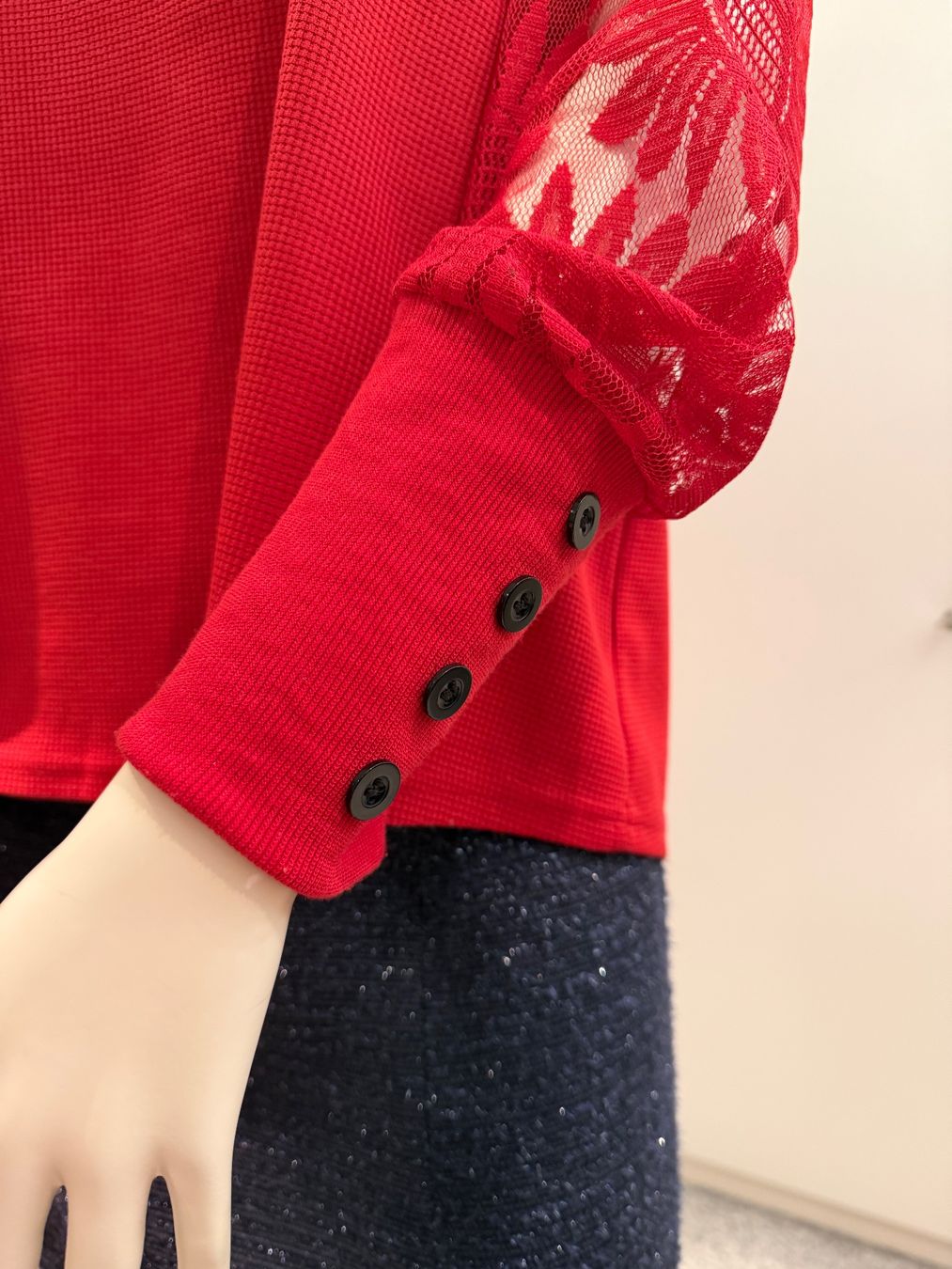 Maglioni & Felpe: Léger pull rose ou rouge dentelle -40 -élégant chic – Nuovo (secondo la descrizione) da Genève venduto da flocon06 6