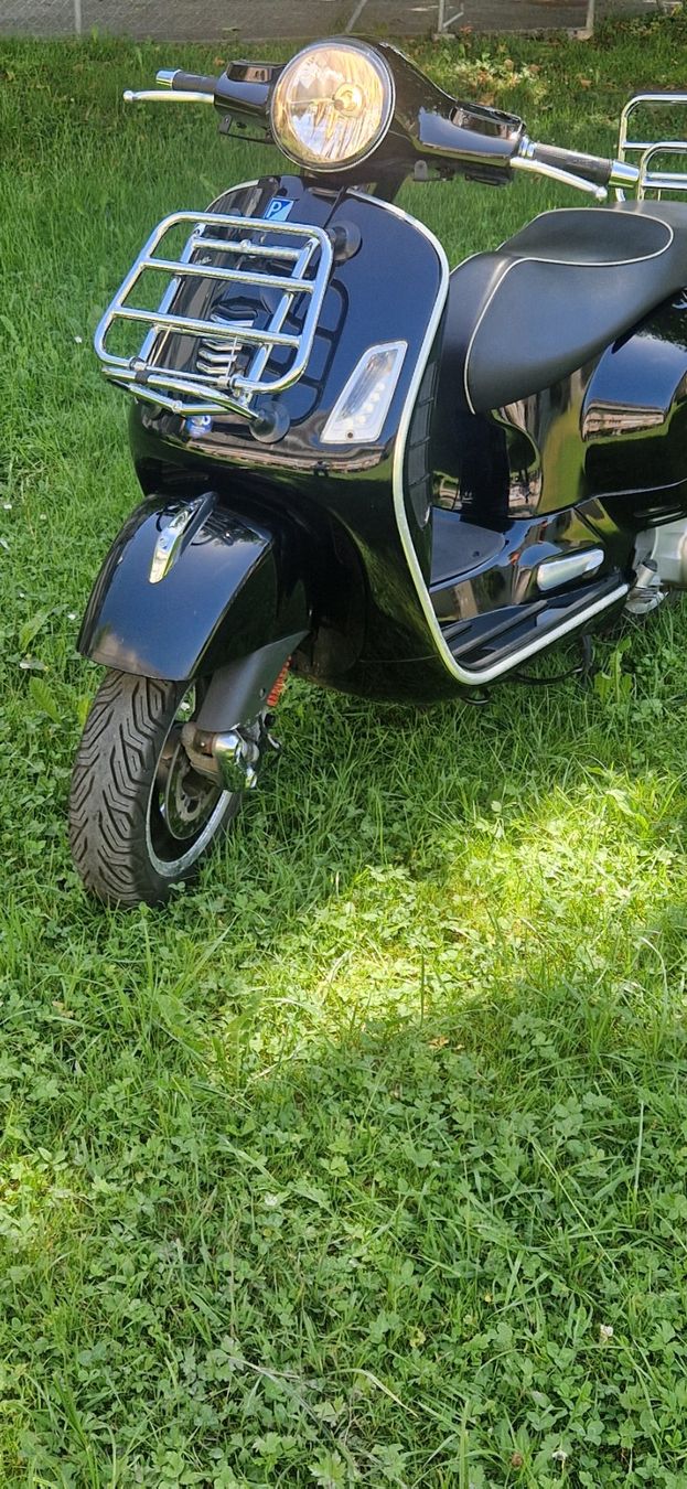 Vespa Scooter: Vespa  Gts Super  300 i.e – Usato da Ziegelbrücke venduto da arb_mvz9
