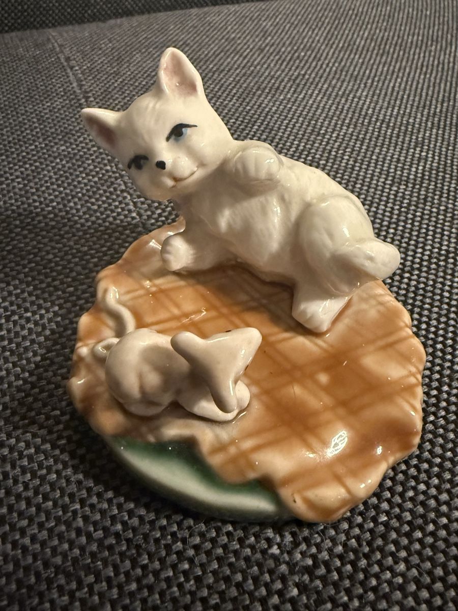 Statuette: Porzellan Katze mit Maus – Usato da Buchs SG venduto da and_d8tp 1