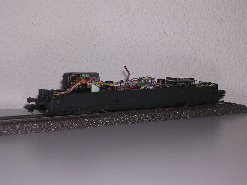 Märklin 37461 Re 460 Lokunterbau MFX Sound! (Gebraucht) in Beringen für ...