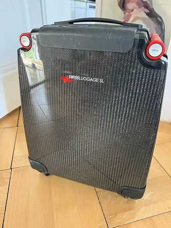 Swiss Luaggage Trolley Koffer Handgepäck aus Carbon