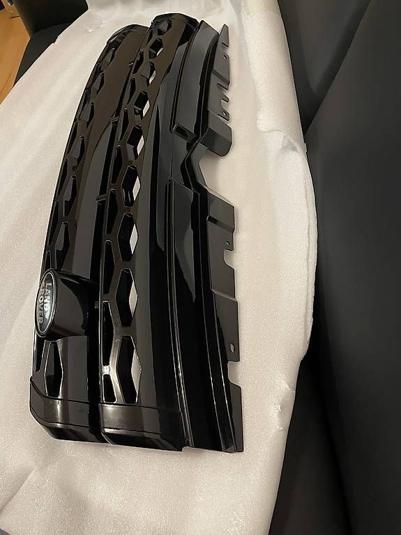 Land Rover Tutti pezzi di ricambio auto: Evoque Frontgrill – Usato da St. Gallen venduto da elb_kpt5 4