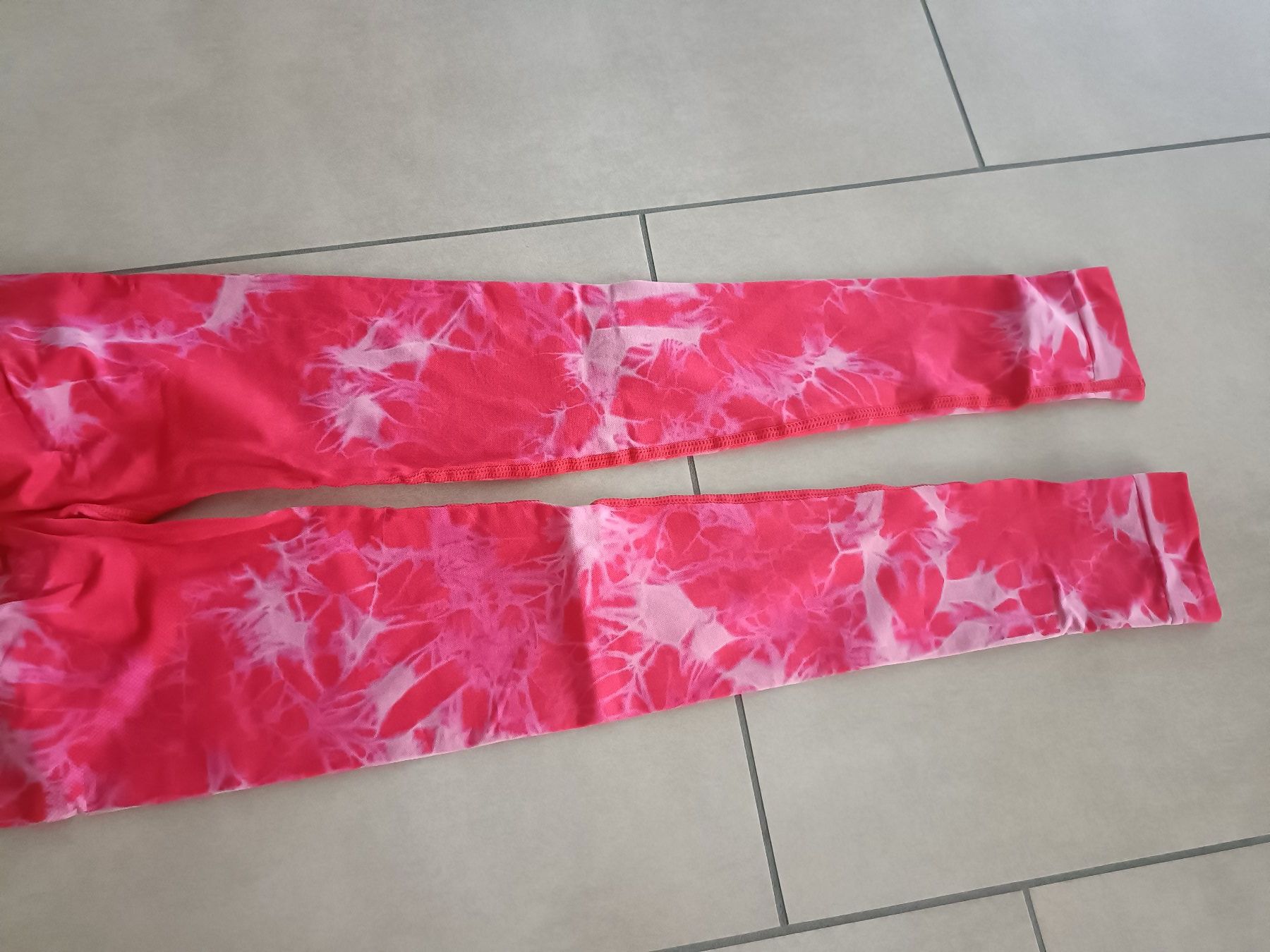 Leggings: Batik Leggings - Grösse M – Nuovo e nell'imballaggio originale da Rickenbach b. Wil venduto da Beautiful.Things 4