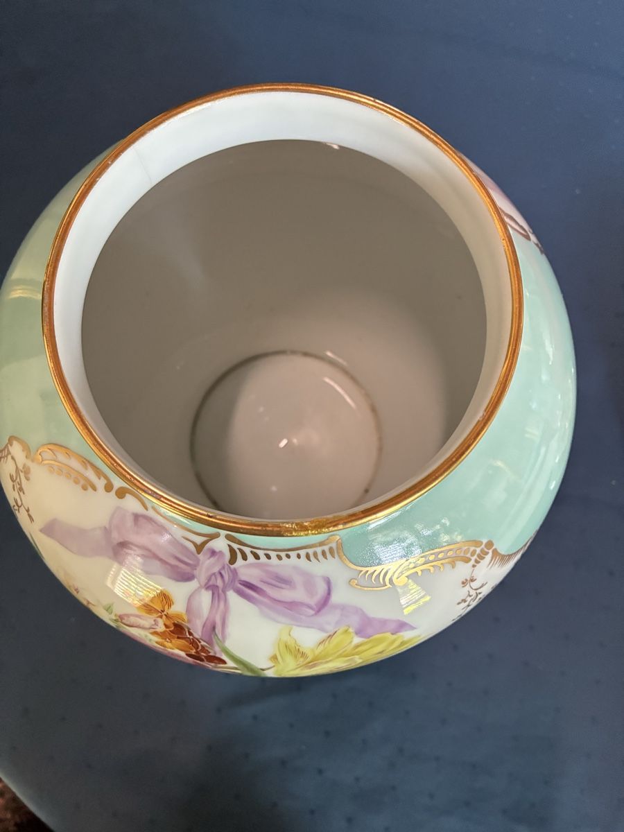 Thomas Vase & Récipients: Antike Deckelvase mit Blumenmalerei  – D'occasion à Dornach par Rosengarten 7
