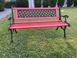 Gartensitzbank mit Gusseisenbeinen rot/schwarz