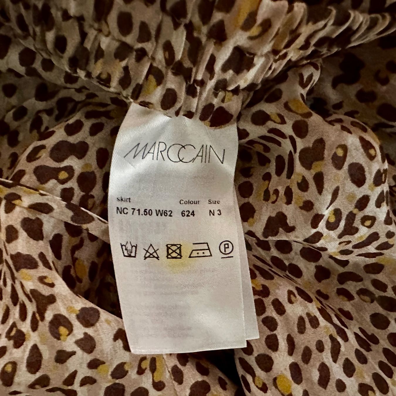 Marc Cain Kleiderpakete: Marc Cain Bluse und Rock N3 – Gebraucht aus St. Gallen von gag_6sxh 4