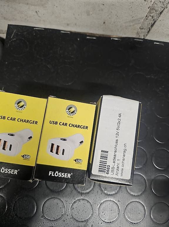 Caricabatterie: 3x KFZ Auto USB Charger – Usato da Weiningen TG venduto da Briandickenmann