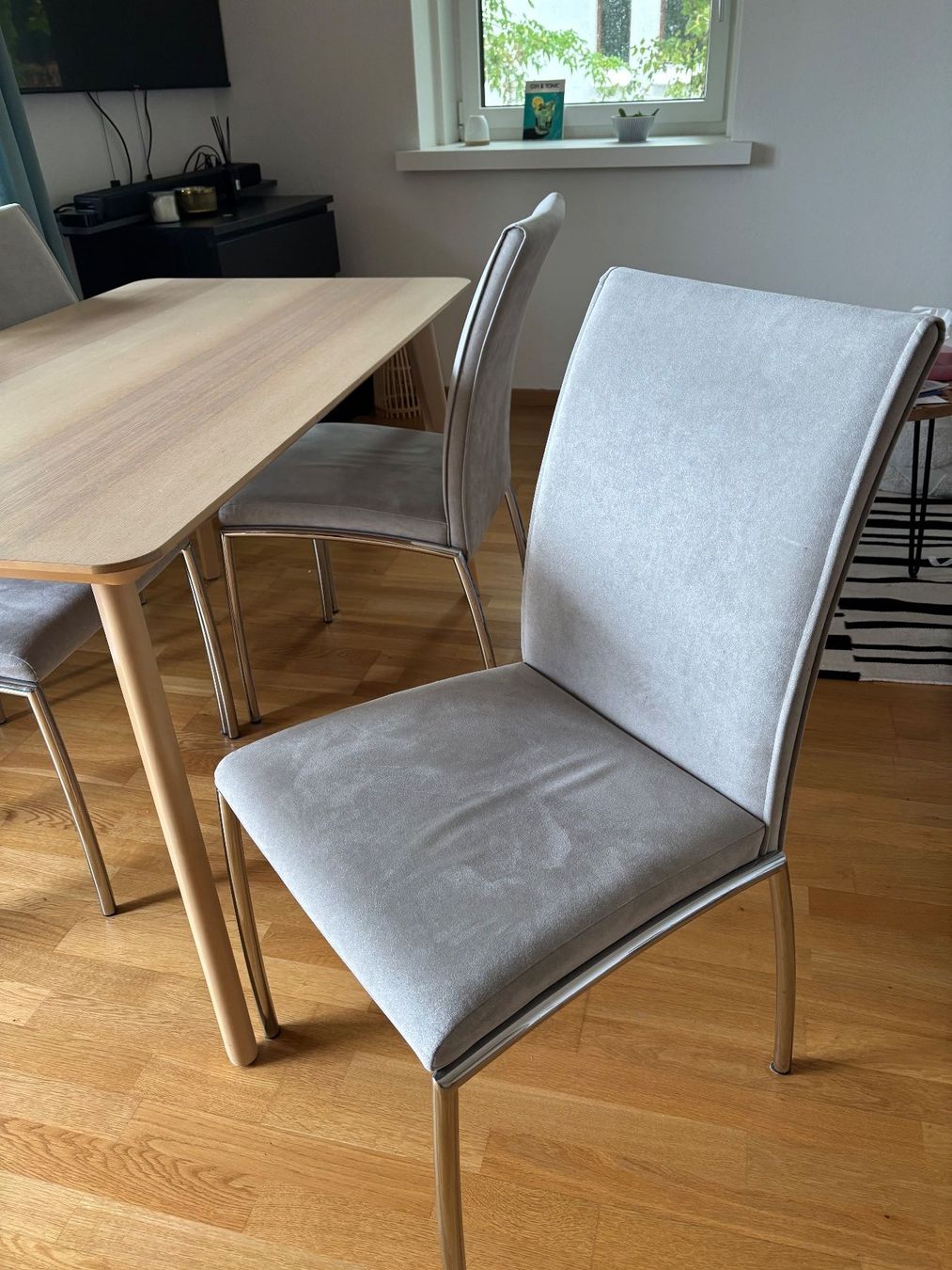 Ikea Tischset: Esstisch mit vier Stühlen helles Holz – Gebraucht aus Zürich von mai_wpq9 2
