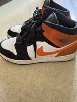 Air Jordan 1 Mid SE Schuh, Orange, Schwarz, Weiss, Gr. 38.5