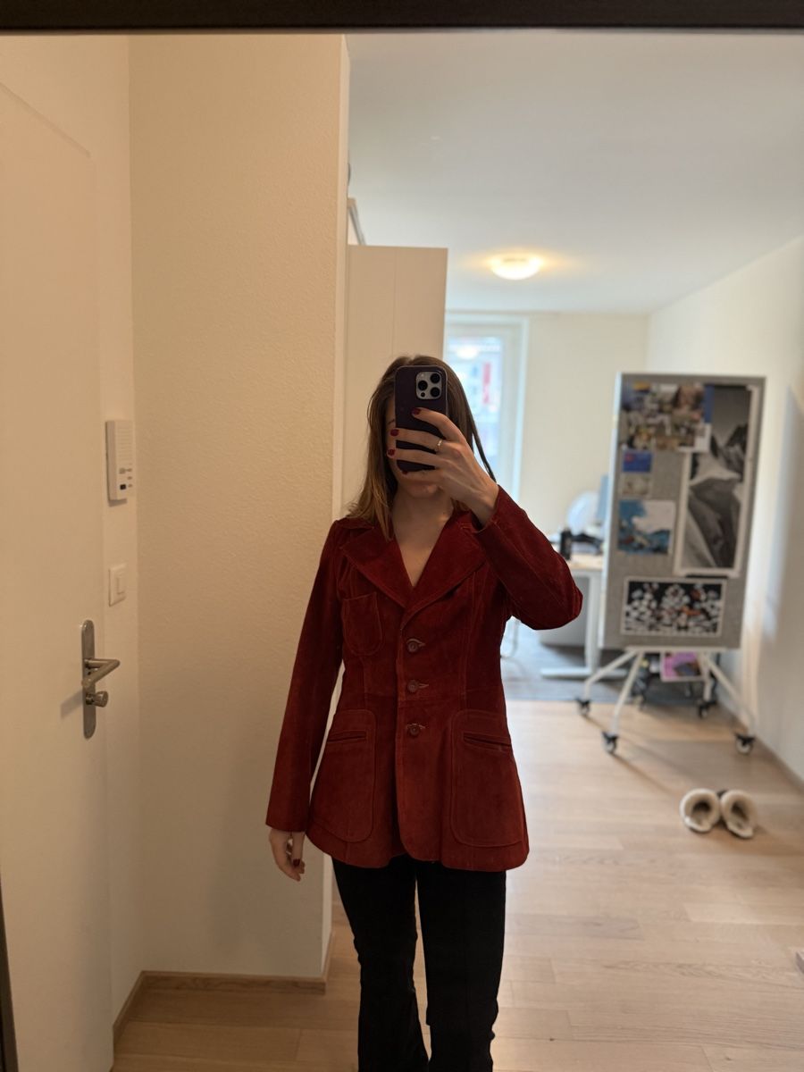 Giacche: Vintage red suede jacket – Usato da Zürich venduto da AlineCr 2