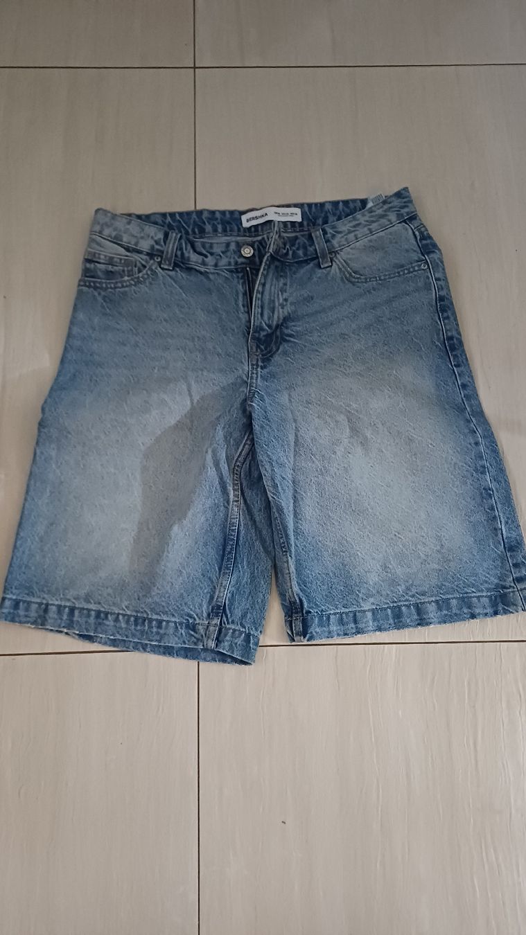 Bershka Jeans: Short Bershka en jeans – D'occasion à Bex par Sakito