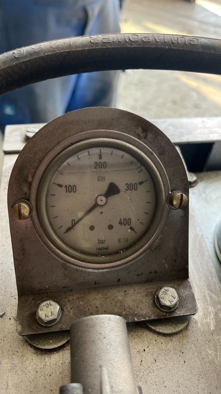 Toutes les machines: Hydraulikaggregat UNITEC / SKF 90 – D'occasion à Bülach par dlp3lcd