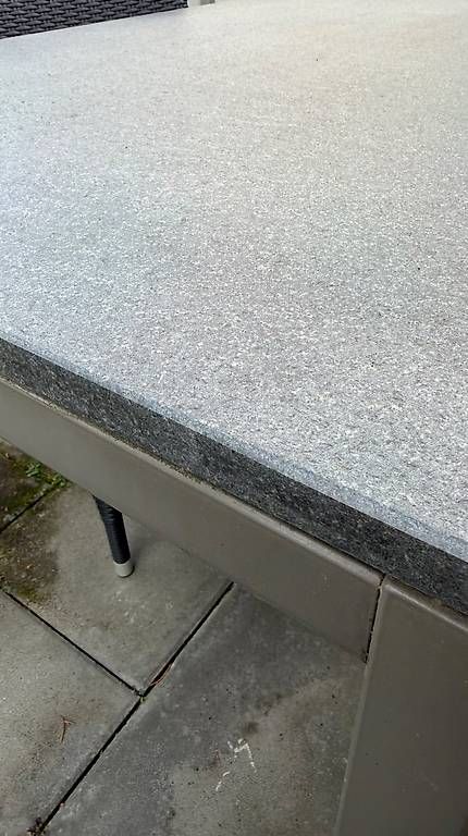 Tavoli: Granittisch / Granit-Tisch – Usato da Rorschacherberg venduto da saschneider78 1