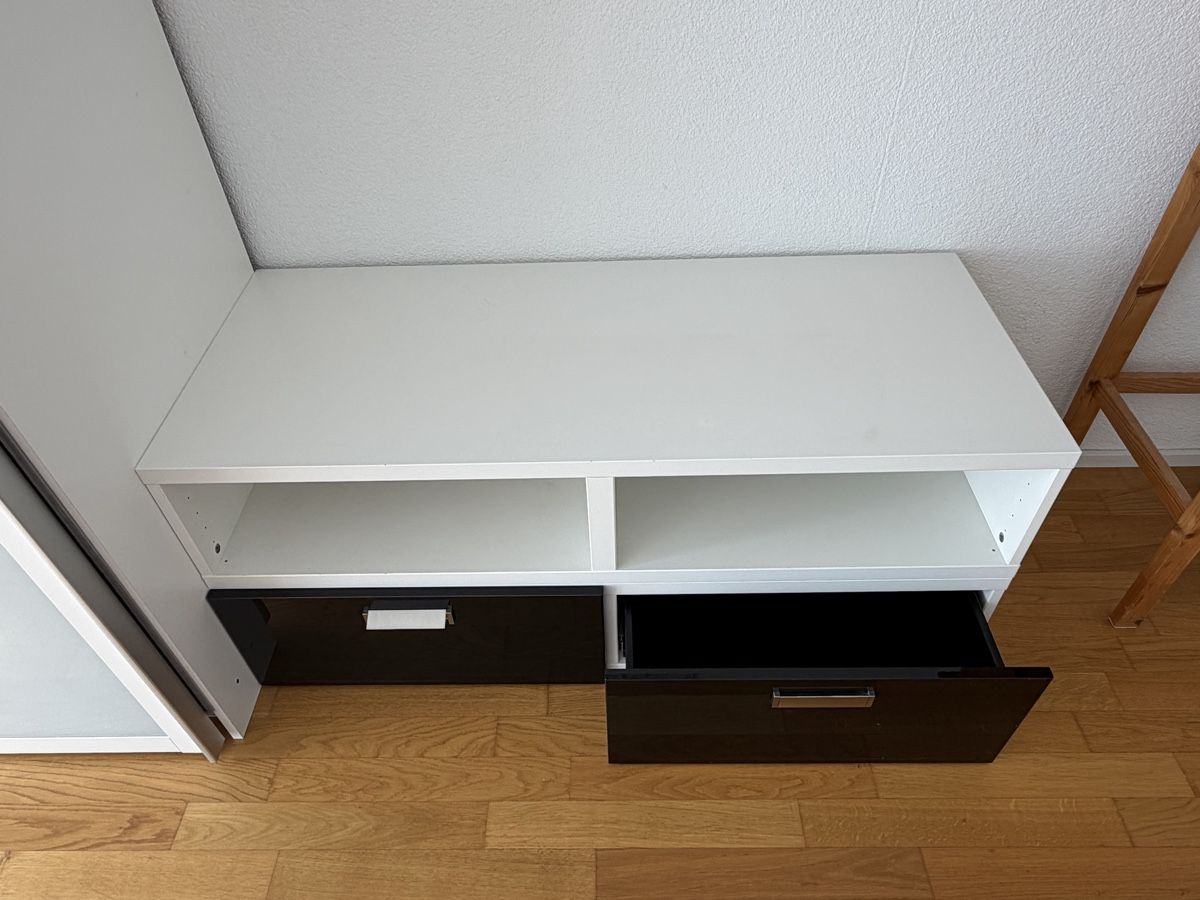 Ikea Mobili TV: Fernsehmöbel (passend zu Schrank Ikea) – Usato da Bern venduto da mareka27 2