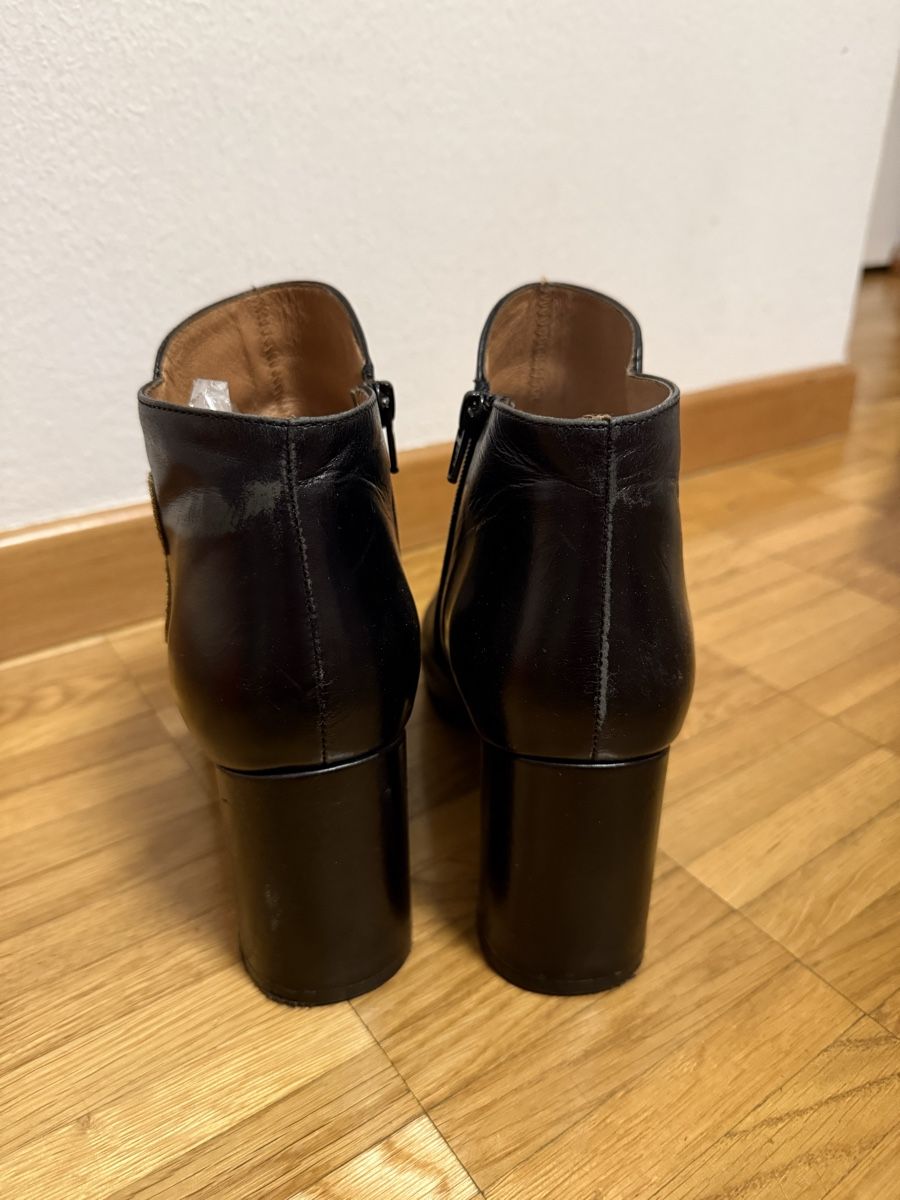 Scarpe da donna: Bottines en Cuir Noir - Taille 40 – Usato da Les Avanchets venduto da NR07 3