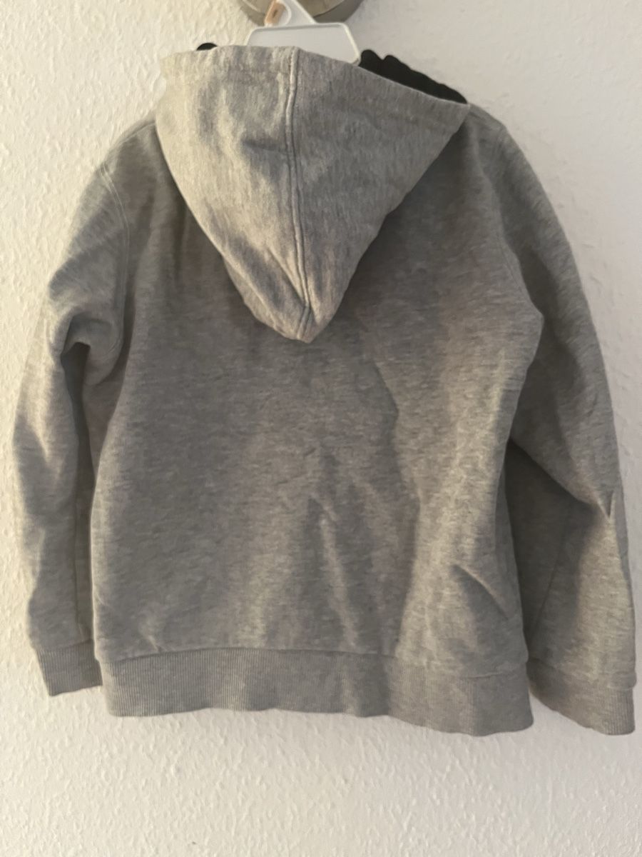 Pullover & Sweatshirts: Sweat à capuche Polarn O. Pyret 6-8 ans – Gebraucht aus Geneve von maremonte 2