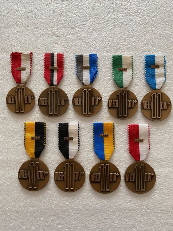 9 x Militärmedaillen Mech Div aus den Jahren 1963-1979 (Neu (gemäss ...