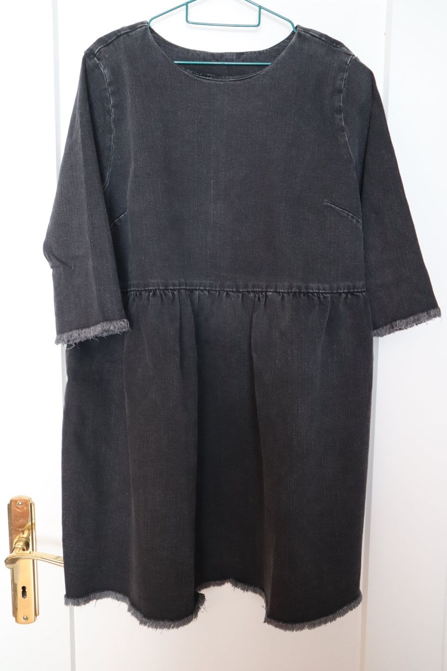 Robes: Kleid / Jeans Kleid, Gr. 44 / L, anthrazit – D'occasion à Wattwil par diamant1 1