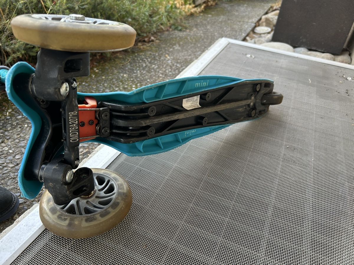 Micro Kickboard: Micro Mobility Roller blau gebraucht – D'occasion à Münsingen par dan_tw5r 3