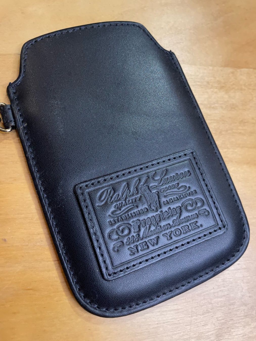 Cover & Protezioni schermo: RALPH LAUREN CHAIN LEATHER PHONE CASE – Usato da Cortaillod venduto da Stay_Alive_vintage 1