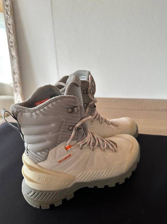 Chaussures femmes: Mammut Winter-/Wanderschuhe – D'occasion à Solothurn par nev_7qmh 1