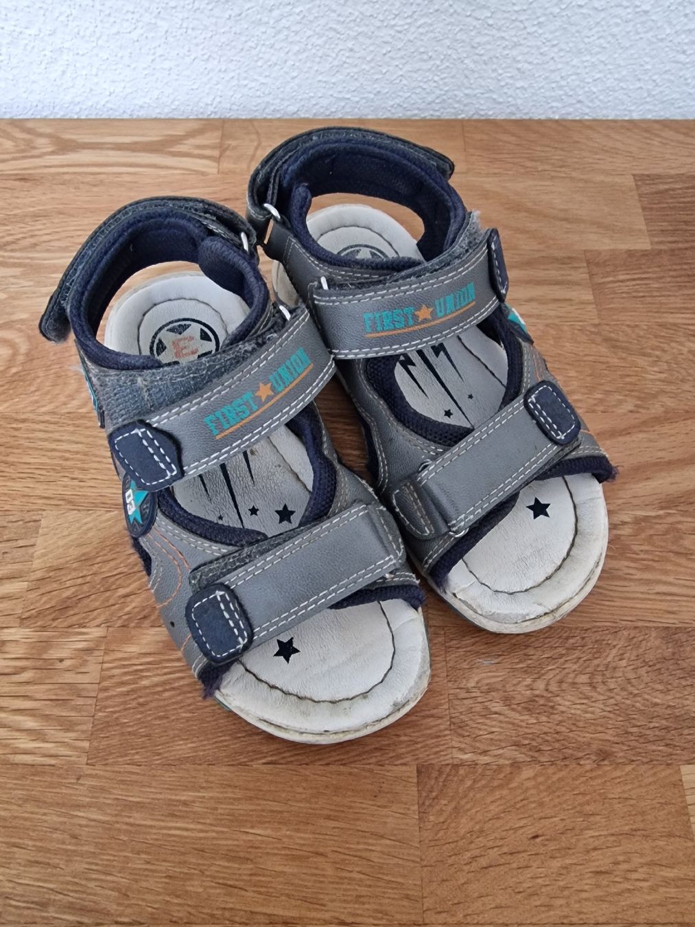 Scarpe per ragazzi: Kindersandalen Grösse 28 gebraucht – Usato da Muri AG venduto da deltadreieck