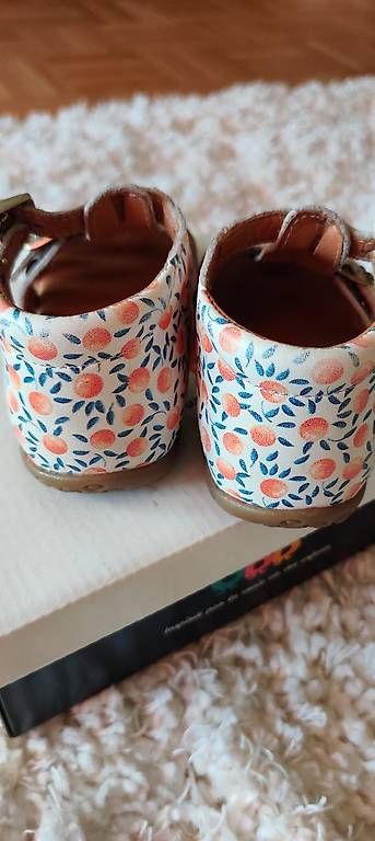 Scarpe per ragazze: Chaussures fille taille 21 GBB  – Usato da Versoix venduto da C0sm0p0l1t4n 2