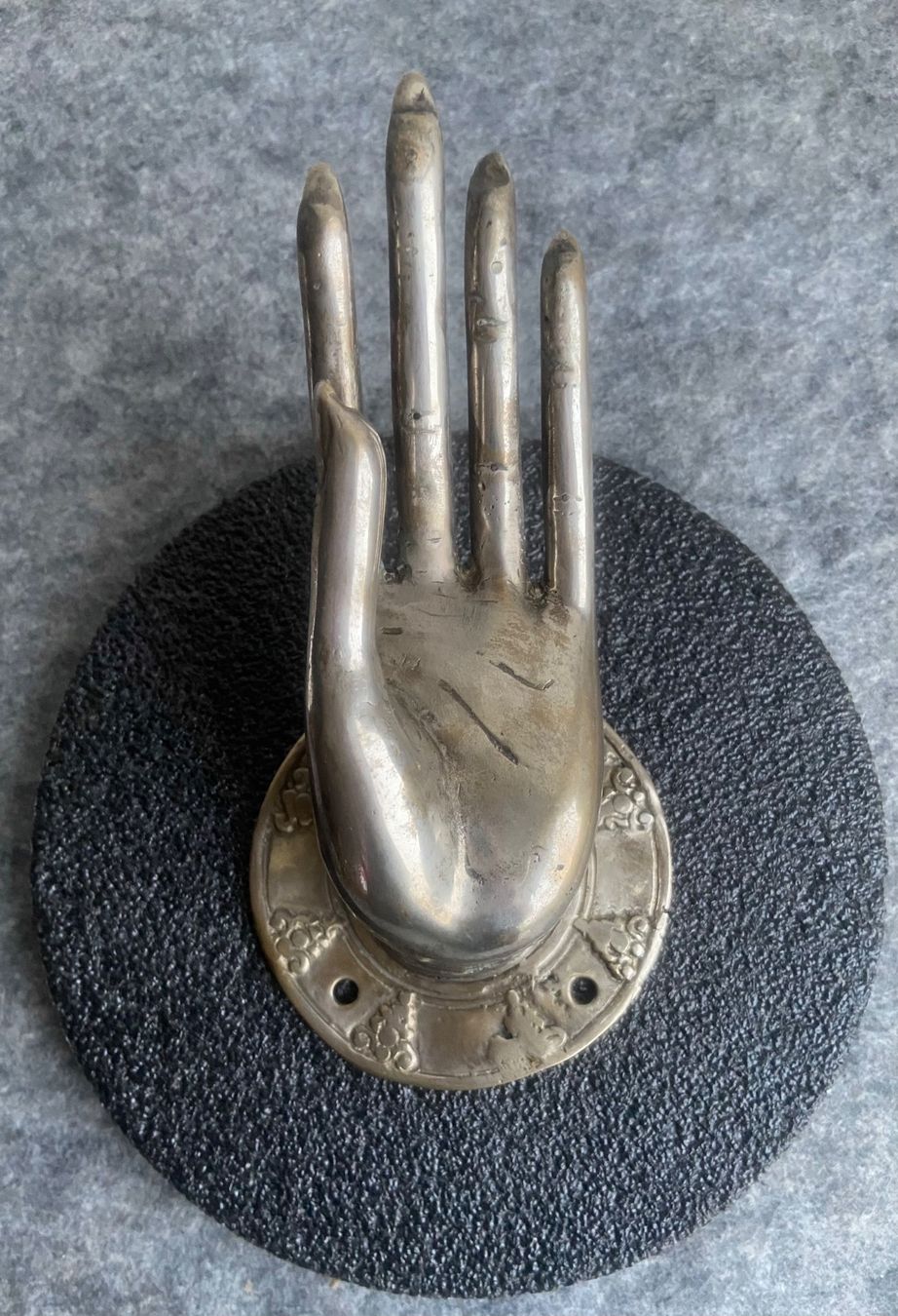 Schlüssel & Schlösser: Wandhaken oder Türgriff Mudra – Gebraucht aus Zuerich von Perlen-Decor