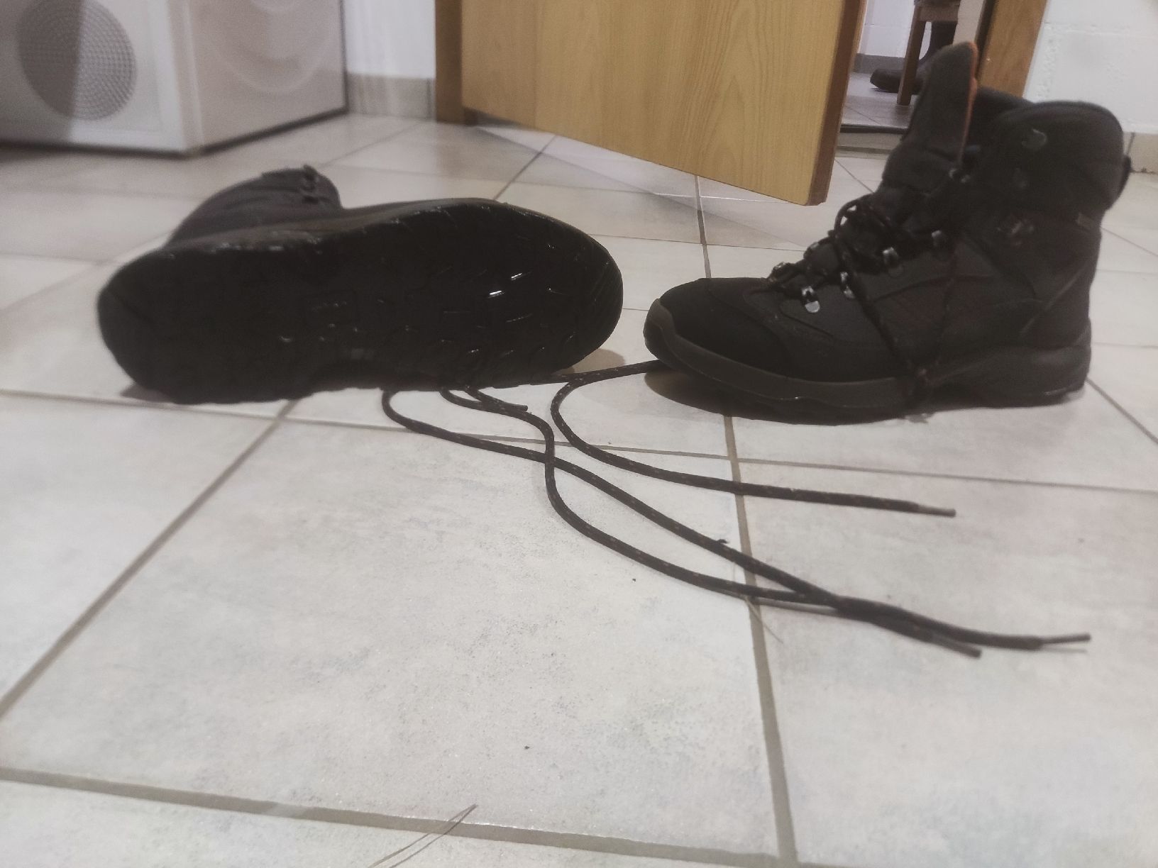Schuhe für Jungen: Wanderschuhe  – Gebraucht aus Oberiberg von Guidodett 1