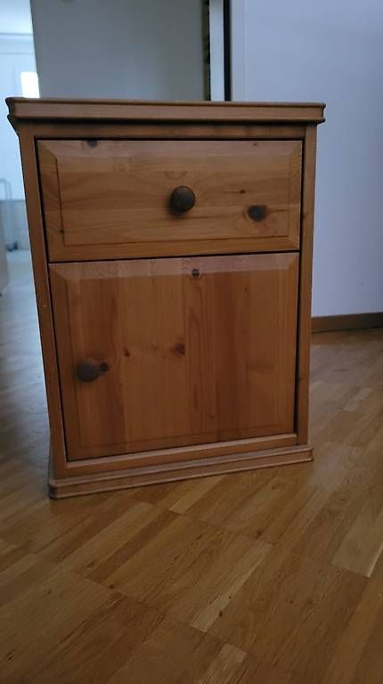 Comodini: holz Nachttische, 2x – Usato da Niederurnen venduto da SR83
