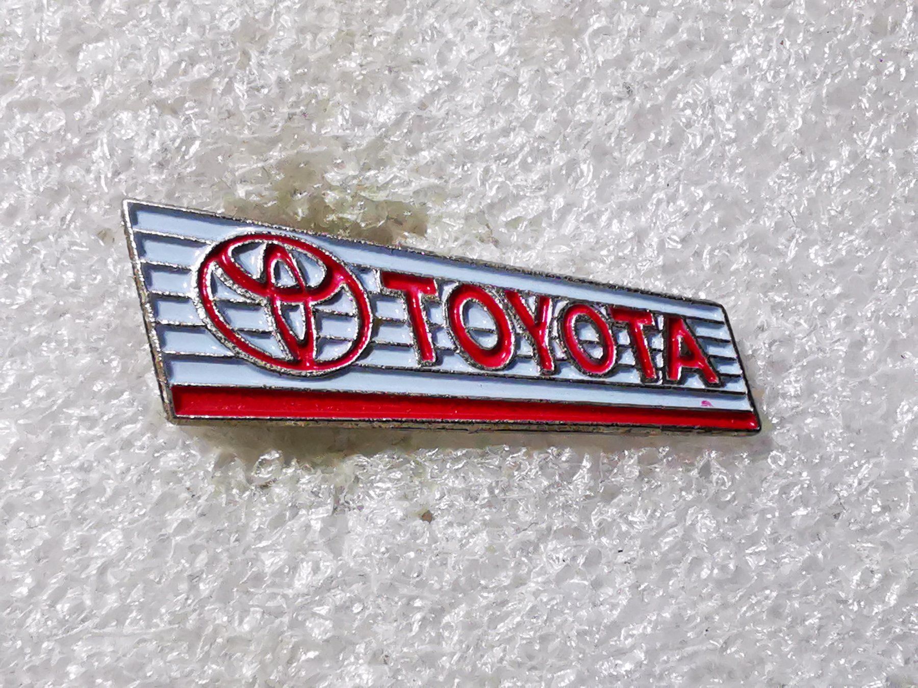 Plaquettes & Badges: Ansteckpin 49: Toyota – D'occasion à Oppligen par Pin-Fall-Shop