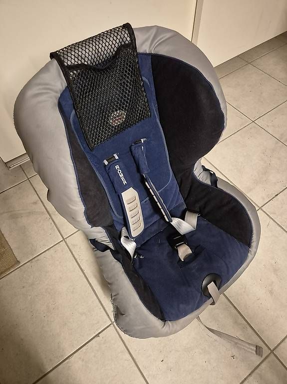 Britax Römer Sièges auto: Römer Kindersitz – D'occasion à Küssnacht am Rigi par Rigi87