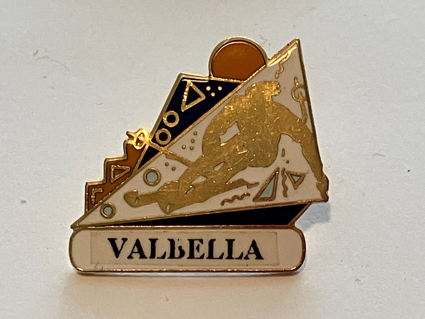 Plaketten & Abzeichen: 1 Pin Valbella – Gebraucht aus Basel von djwwpp