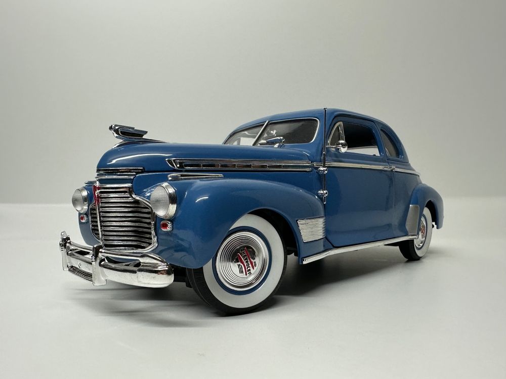 Véhicules miniatures Universal Hobbies Chevrolet