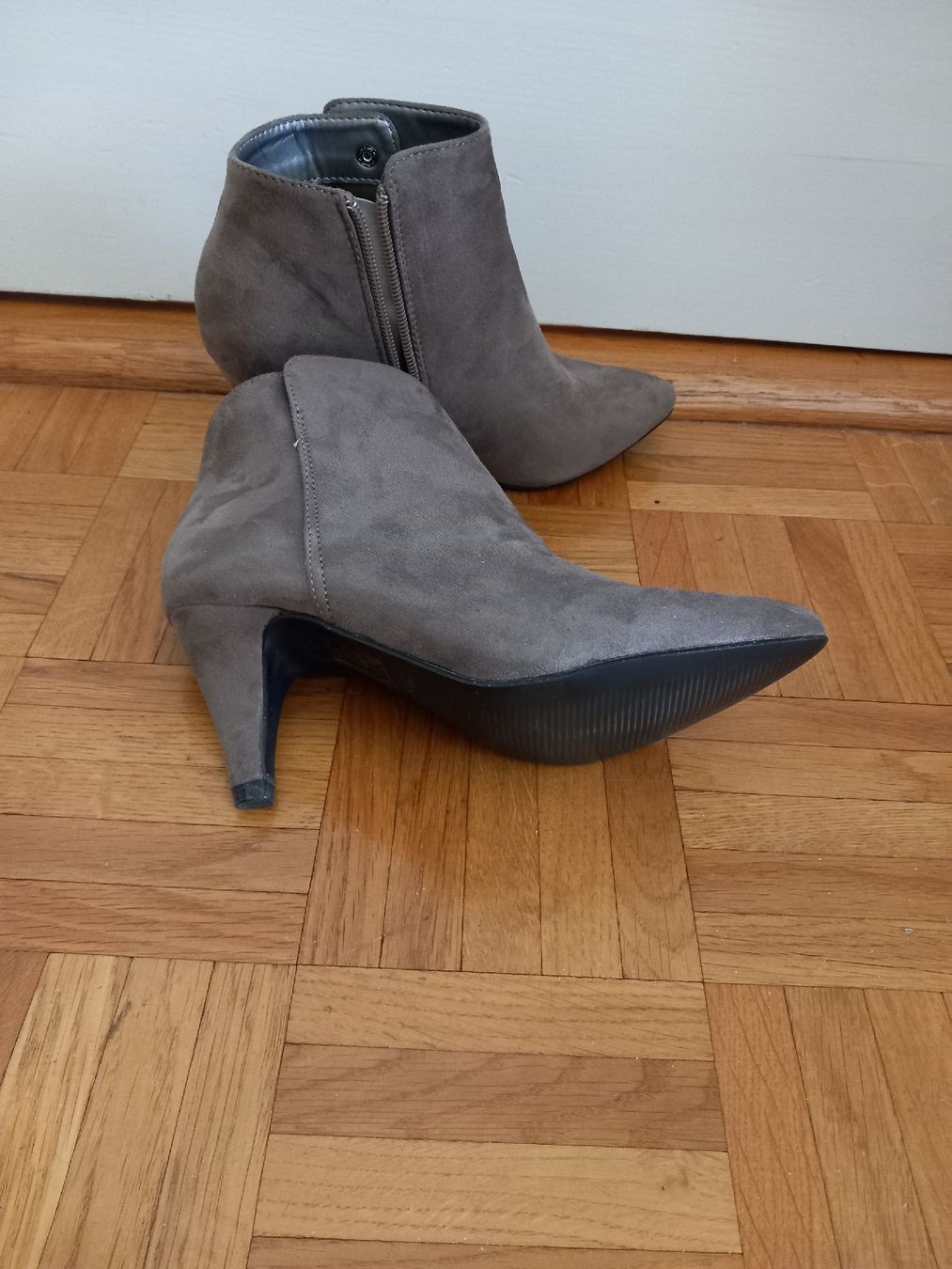 Chaussures femmes: Bottines grises- t.36 – D'occasion à Lausanne par jess090 2