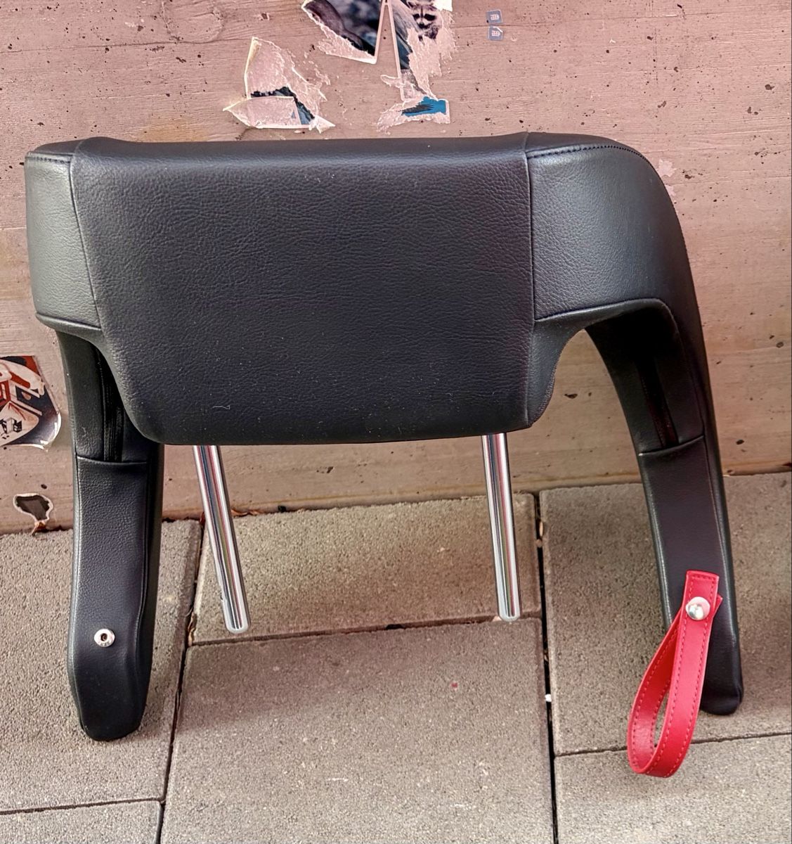 VW Accessori per altri veicoli: Kinder Kopfstütze Leder – Usato da Wünnewil venduto da froschkoenig25 1